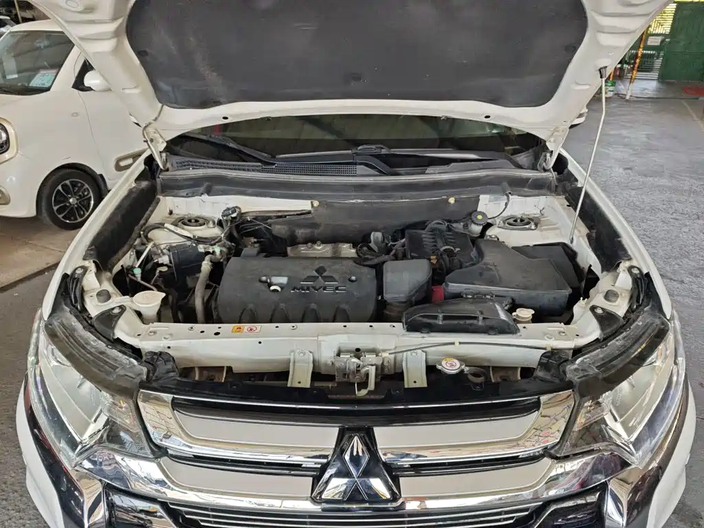 Mitsubishi Outlander — миниатюра 20