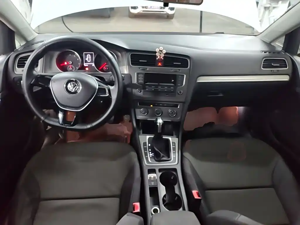 Volkswagen Golf — миниатюра 10