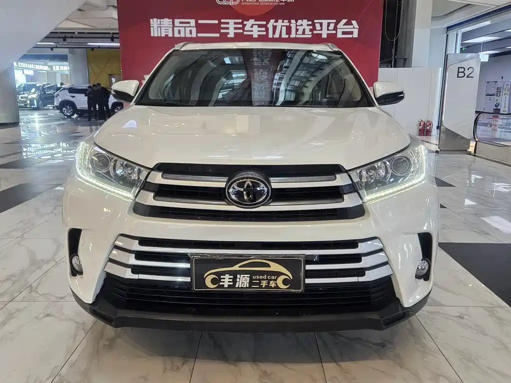 TOYOTA HIGHLANDER