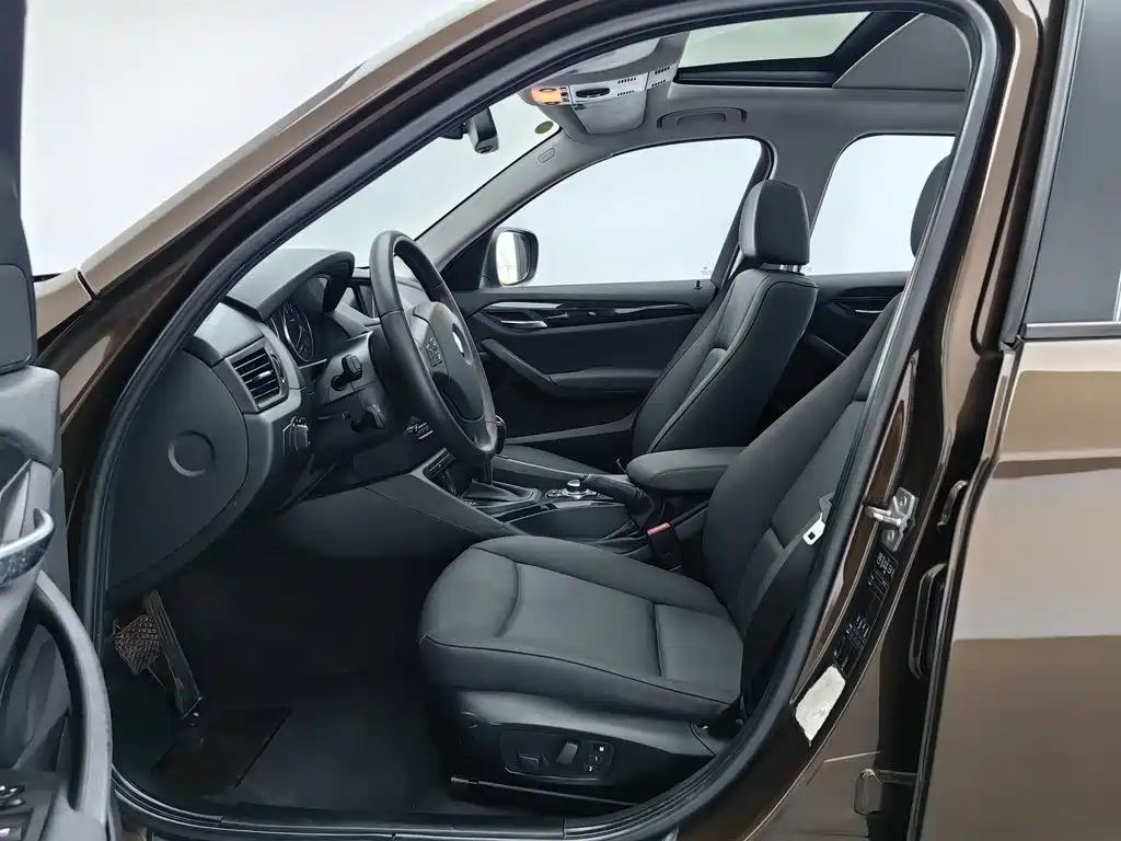 BMW X1 (Import) — миниатюра 10