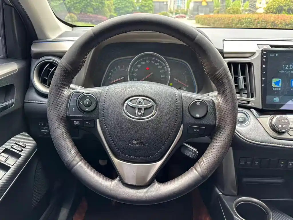 Toyota RAV4 — миниатюра 10