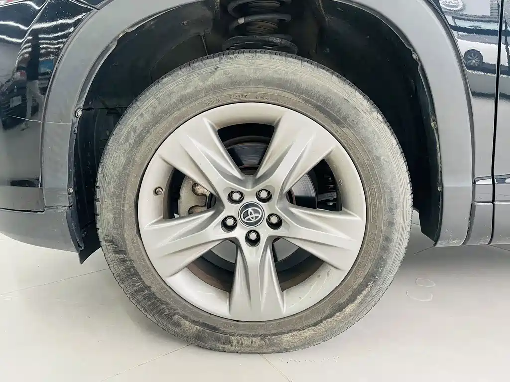 Toyota Highlander — миниатюра 3