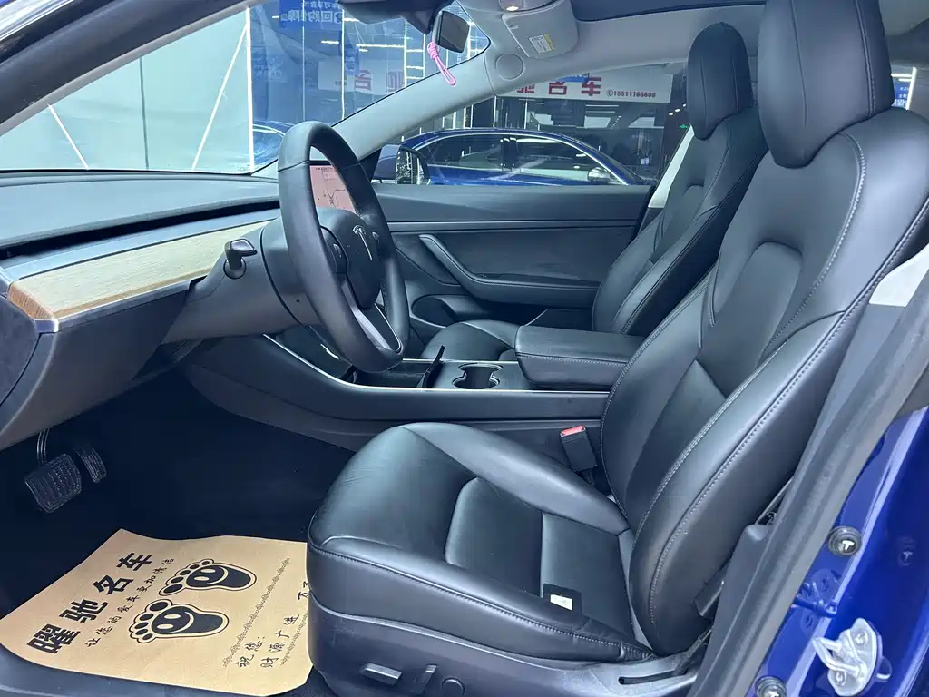 Tesla Model 3 — миниатюра 6