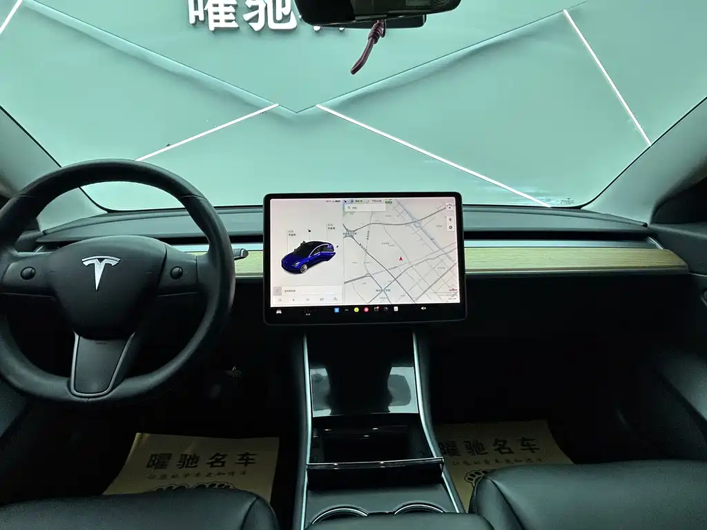 Tesla Model 3 — миниатюра 10