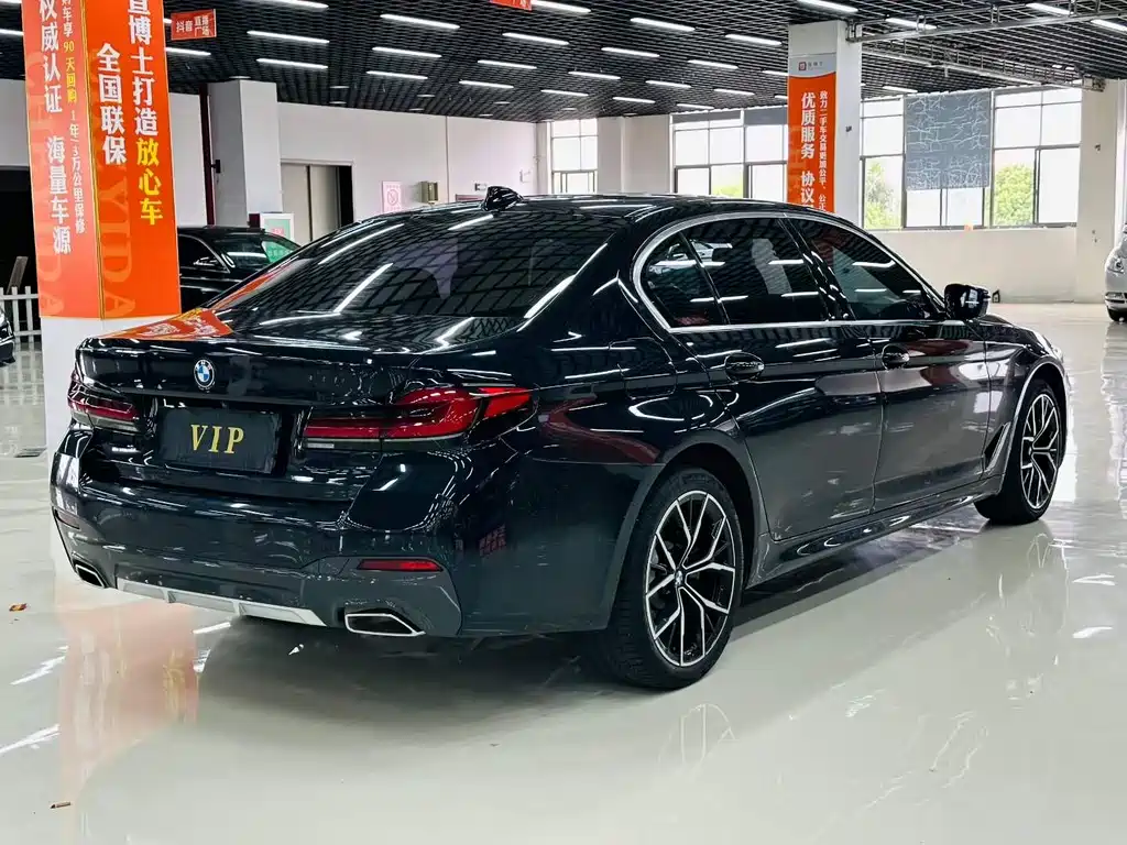 BMW 5 Series — миниатюра 9