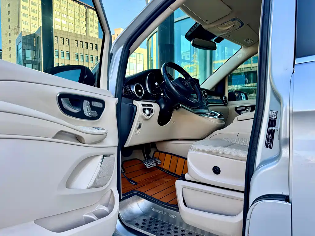Mercedes-Benz V-Class — миниатюра 3