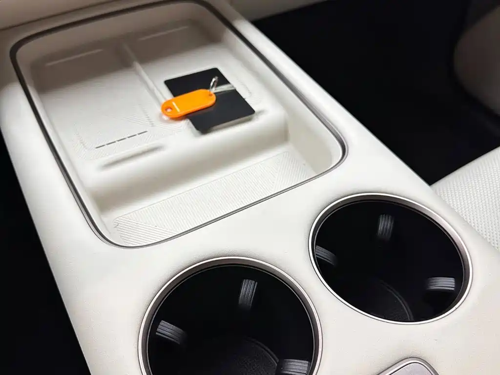 Li Auto Li i8 — миниатюра 17