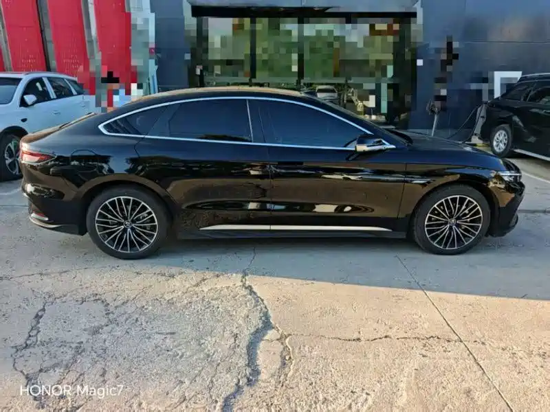 BYD Han — миниатюра 6