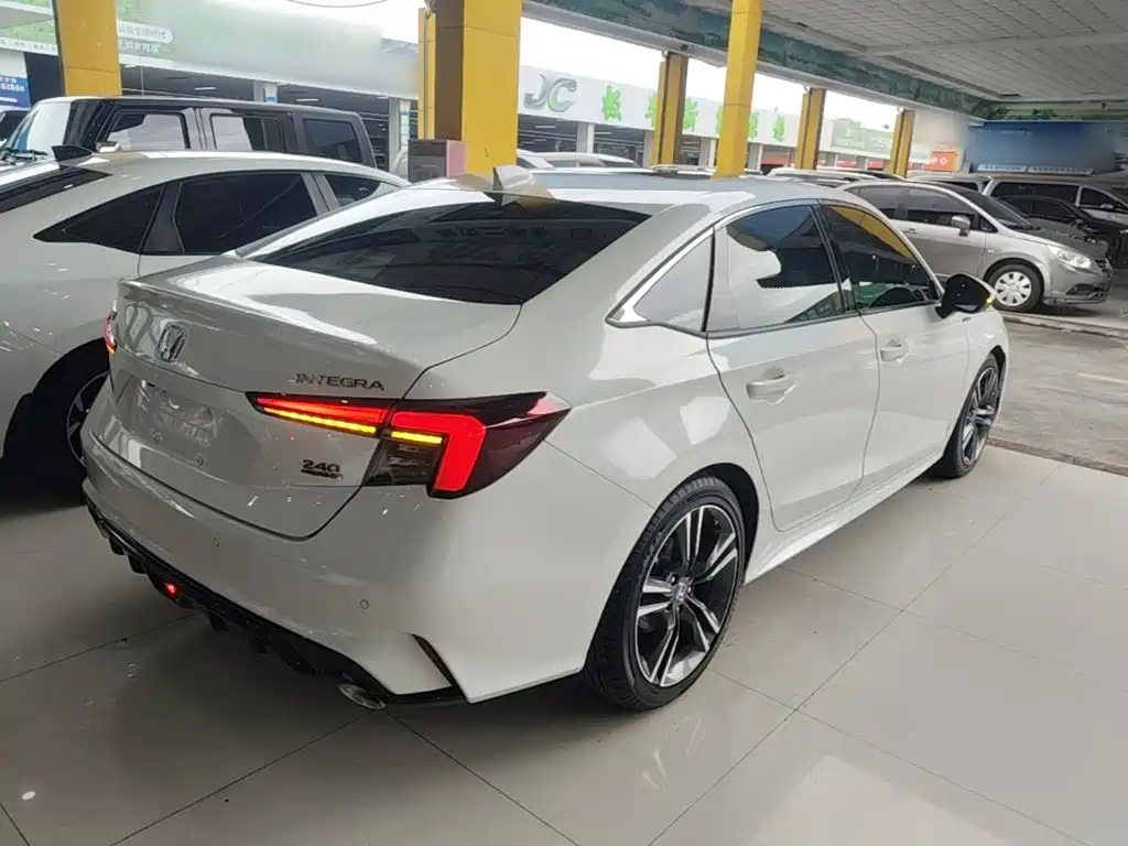 Honda Integra — миниатюра 7