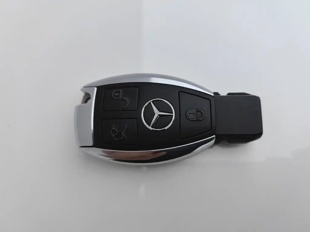 Mercedes-Benz E-Class — миниатюра 19