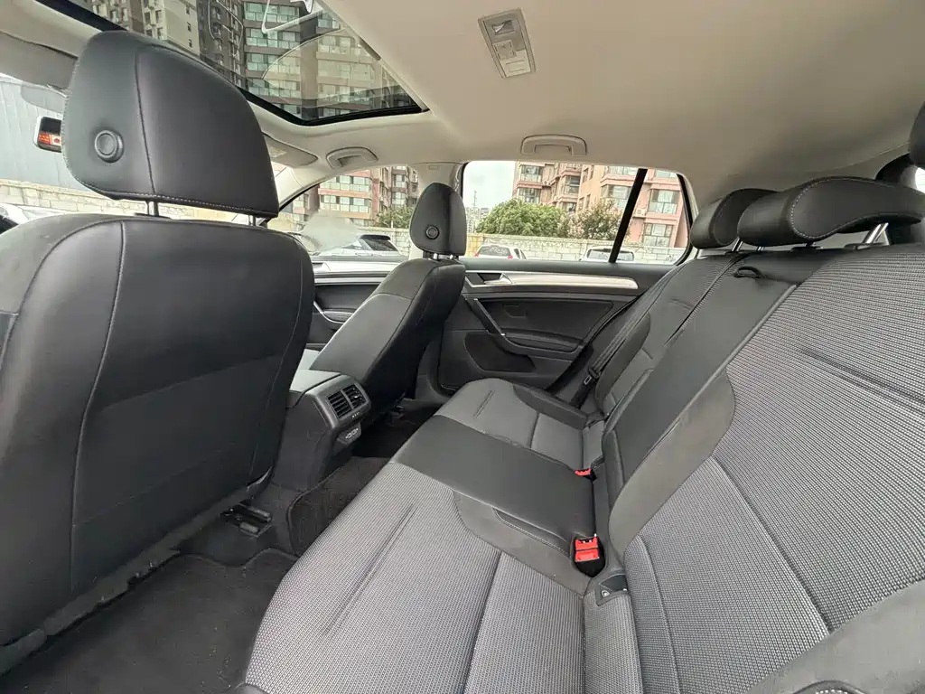 Volkswagen Golf — миниатюра 8