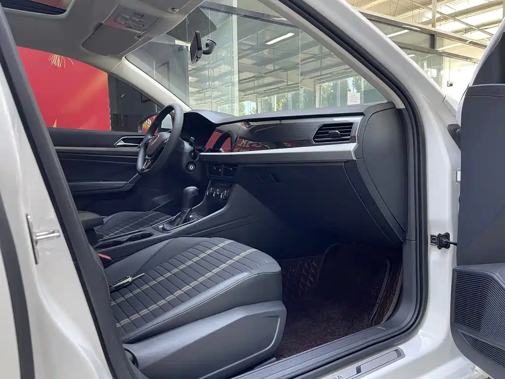 Volkswagen Lavida — миниатюра 9