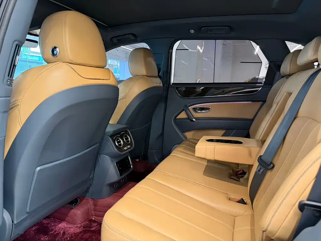 Bentley Bentayga — миниатюра 5