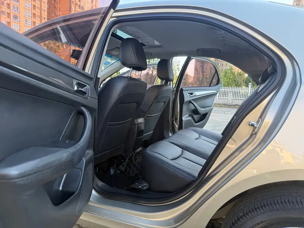 Roewe 360 — миниатюра 18