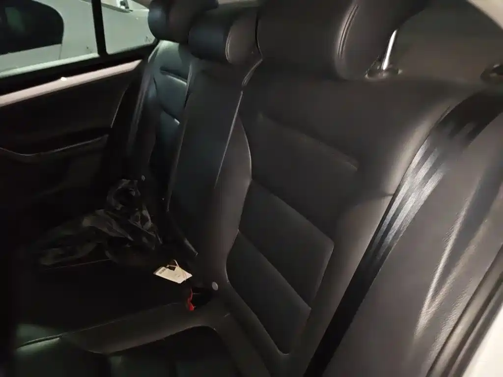 Volkswagen Sagitar — миниатюра 15