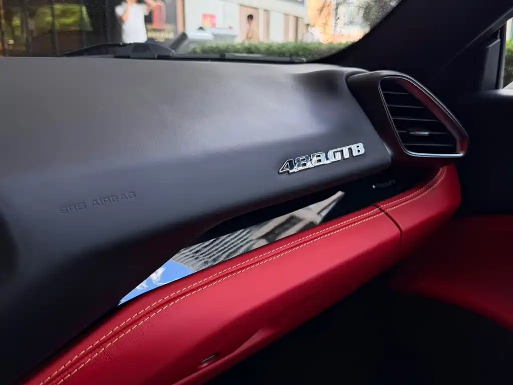 Ferrari 488 — миниатюра 13