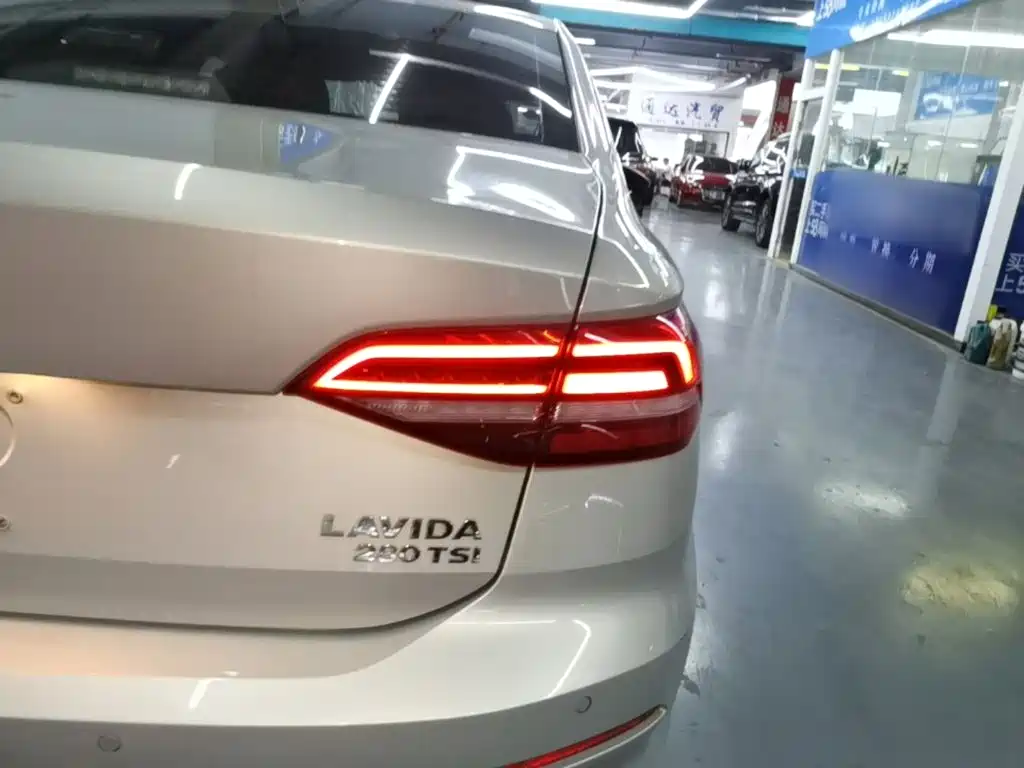 Volkswagen Lavida — миниатюра 8