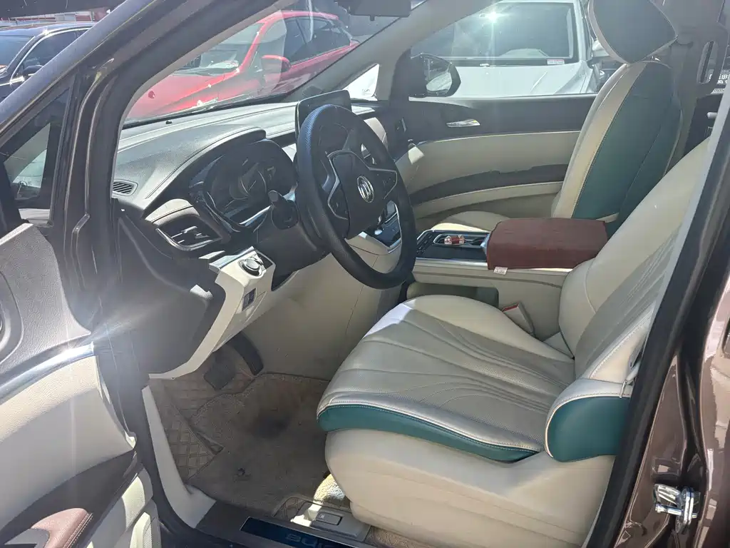 Buick GL8 — миниатюра 3