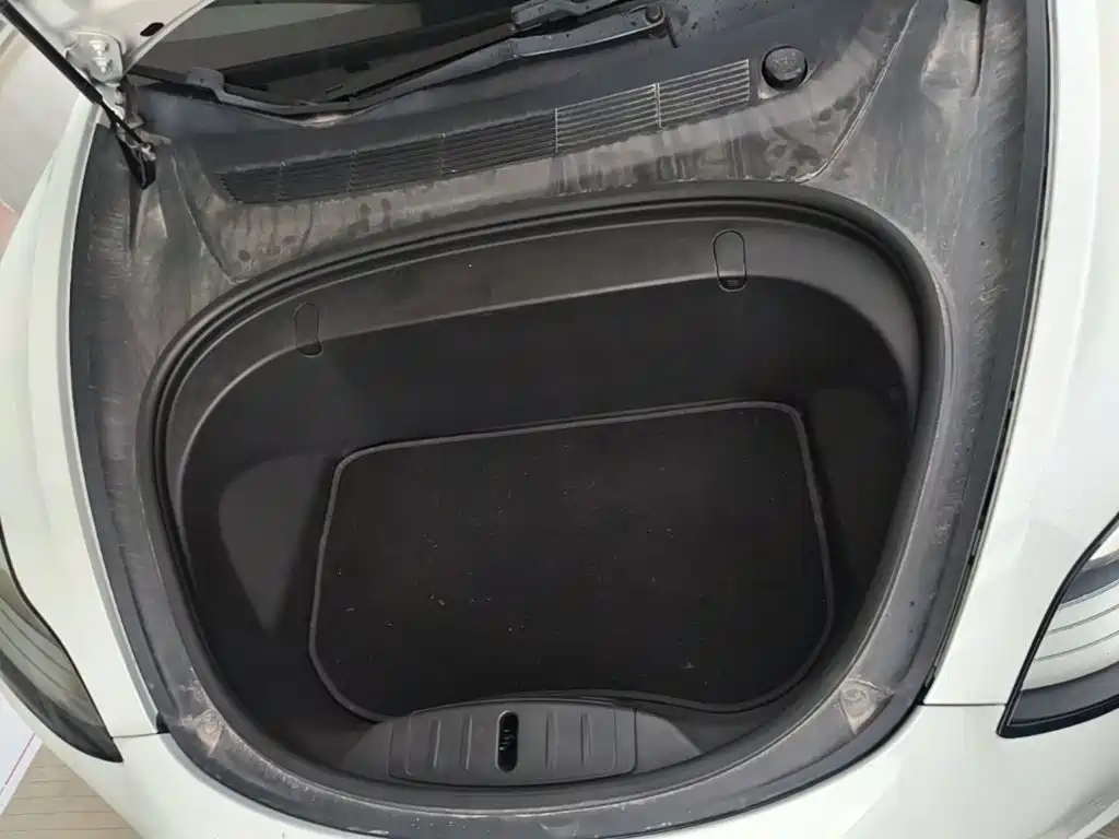 Tesla Model 3 — миниатюра 20