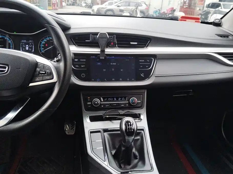 Geely Emgrand — миниатюра 13