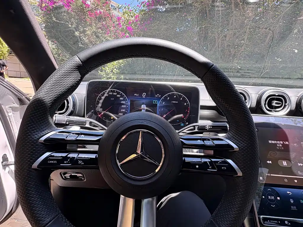 Mercedes-Benz C-Class — миниатюра 3