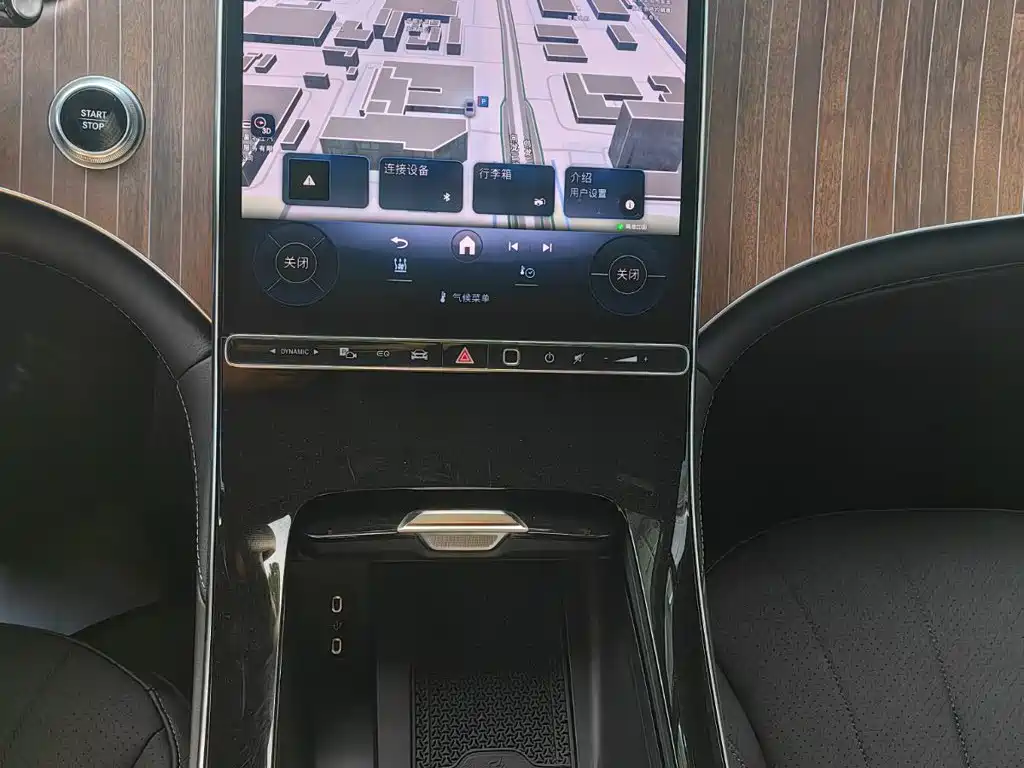 Mercedes-Benz EQE SUV — миниатюра 17