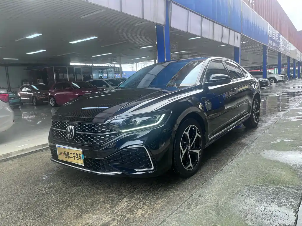 Volkswagen Passat 2023