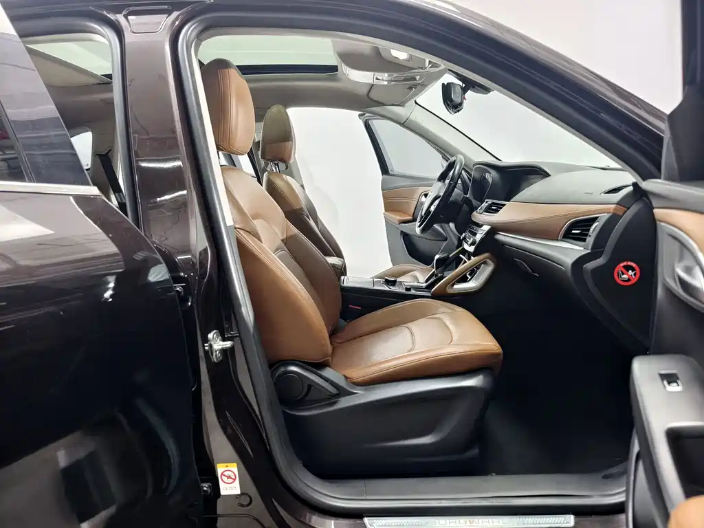 Borgward BX7 — миниатюра 14