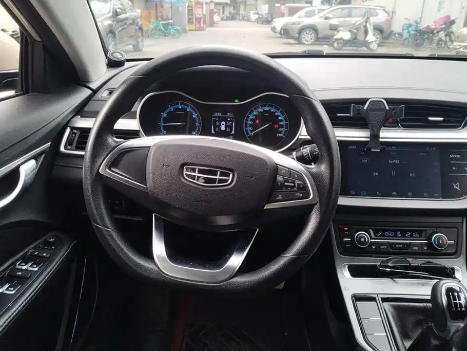 Geely Emgrand — миниатюра 15