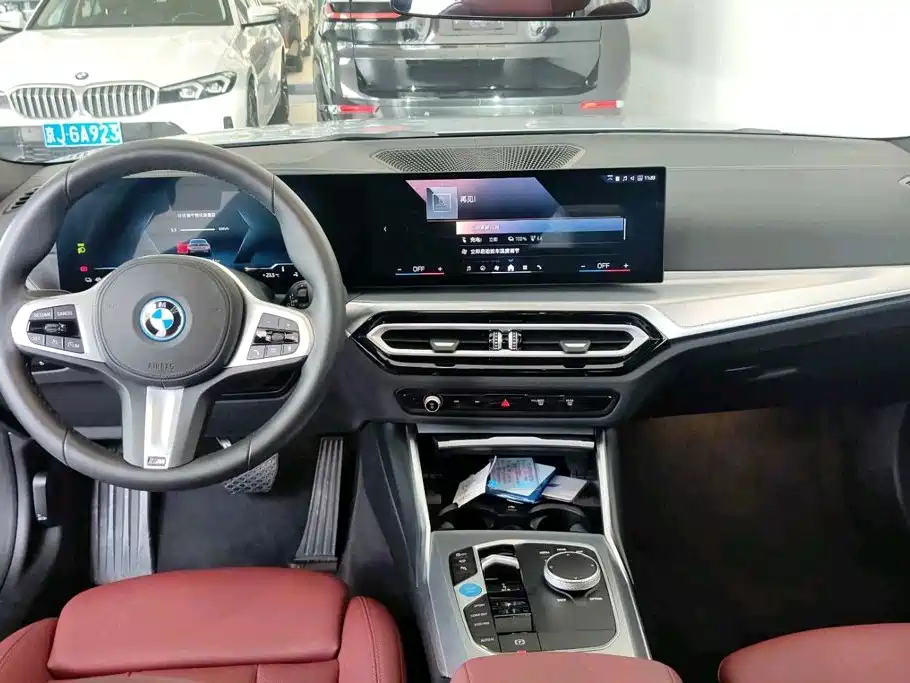 BMW i4 — миниатюра 7
