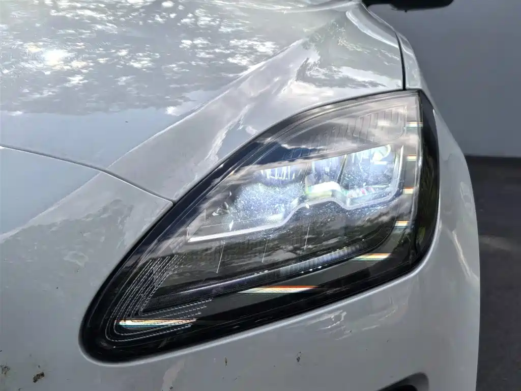 Jaguar E-PACE — миниатюра 18