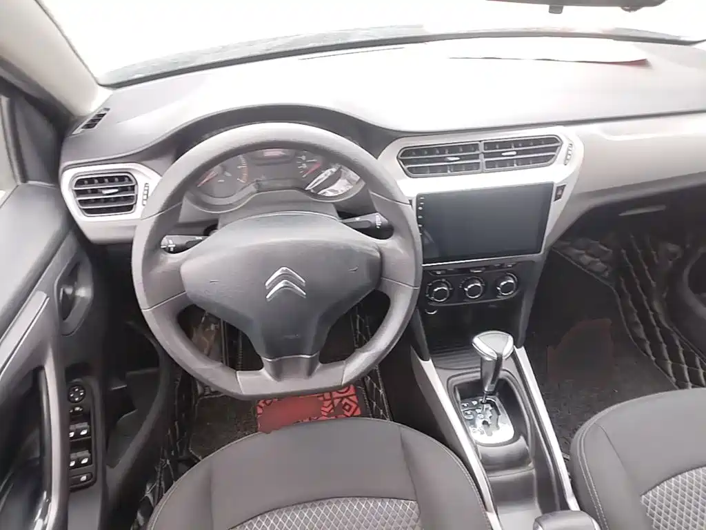 Citroen Elysee — миниатюра 11