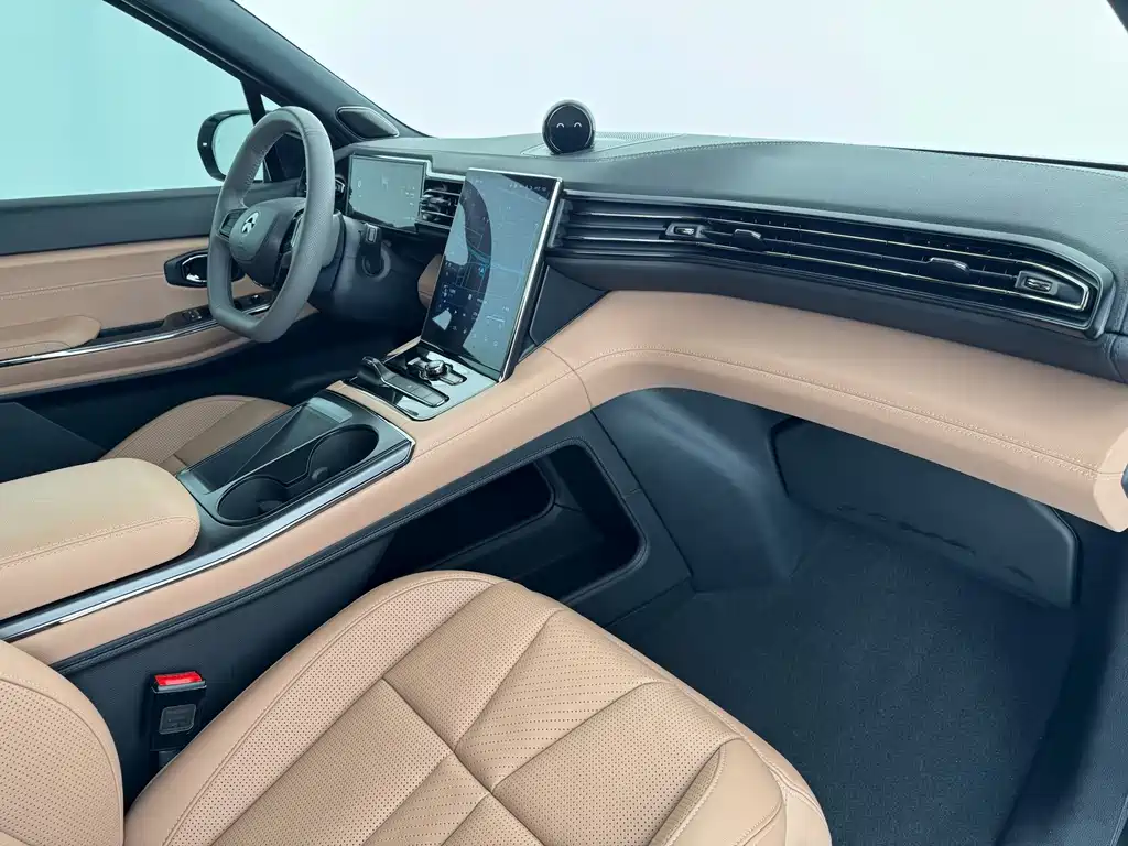 NIO ES8 2020 415KM мест