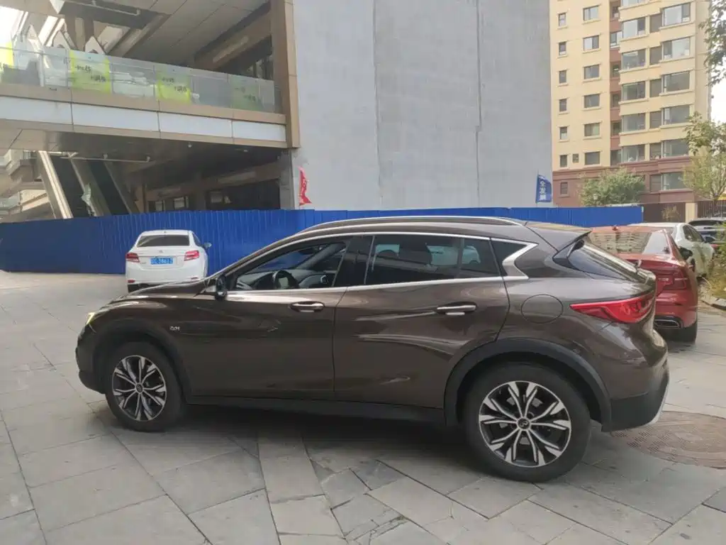 Infiniti QX30 — миниатюра 25