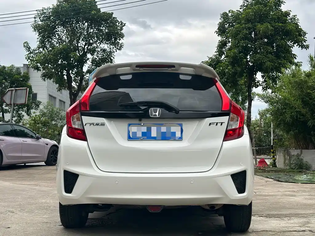 Honda Fit — миниатюра 9