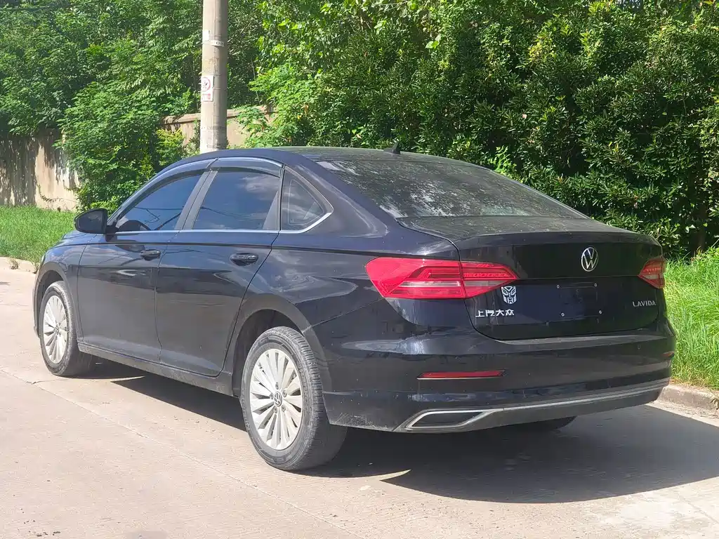 Volkswagen Lavida — миниатюра 5