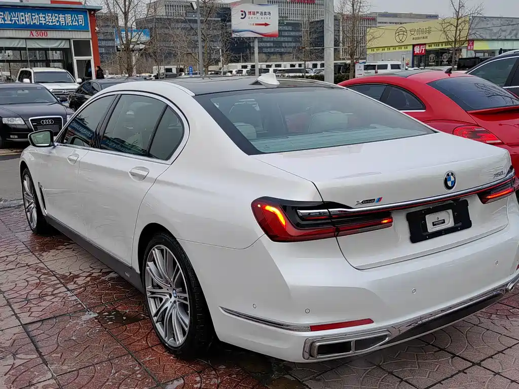 BMW 7 SERIES