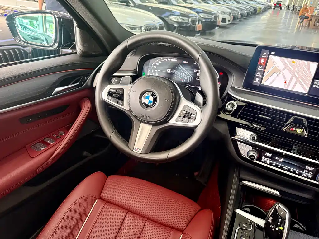 BMW 5 Series — миниатюра 7