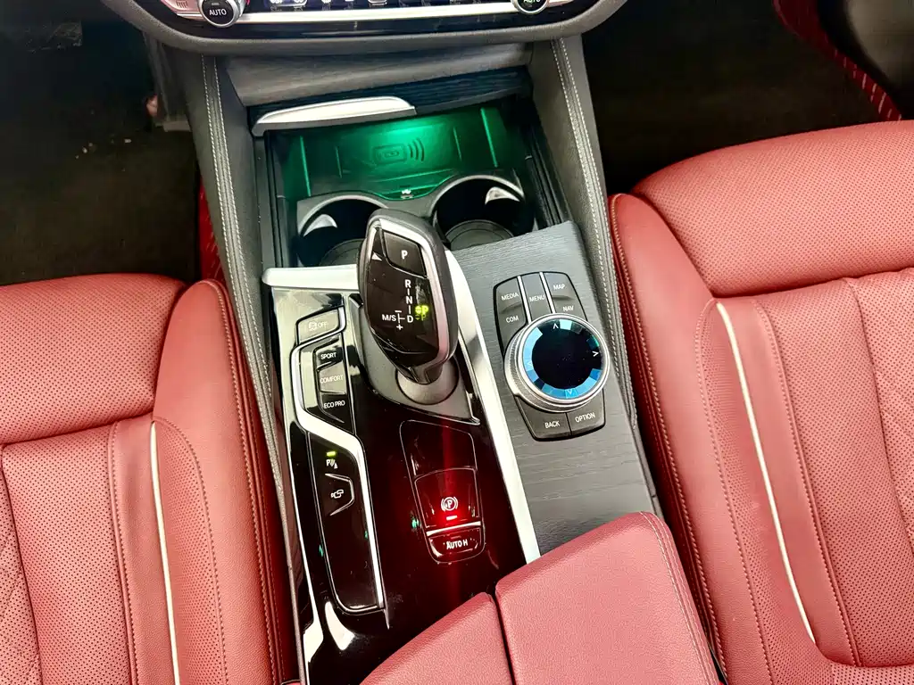 BMW 5 Series — миниатюра 9