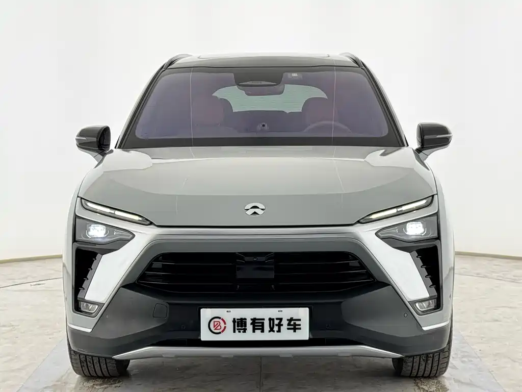 NIO ES8 2020 415KM мест