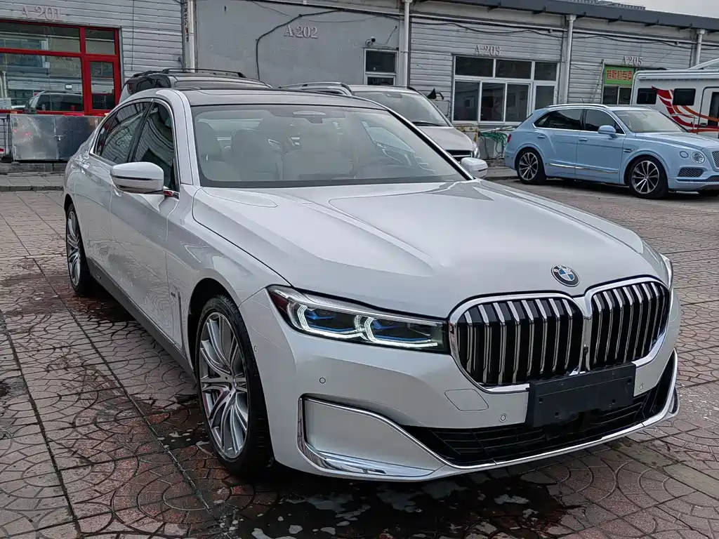 BMW 7 SERIES
