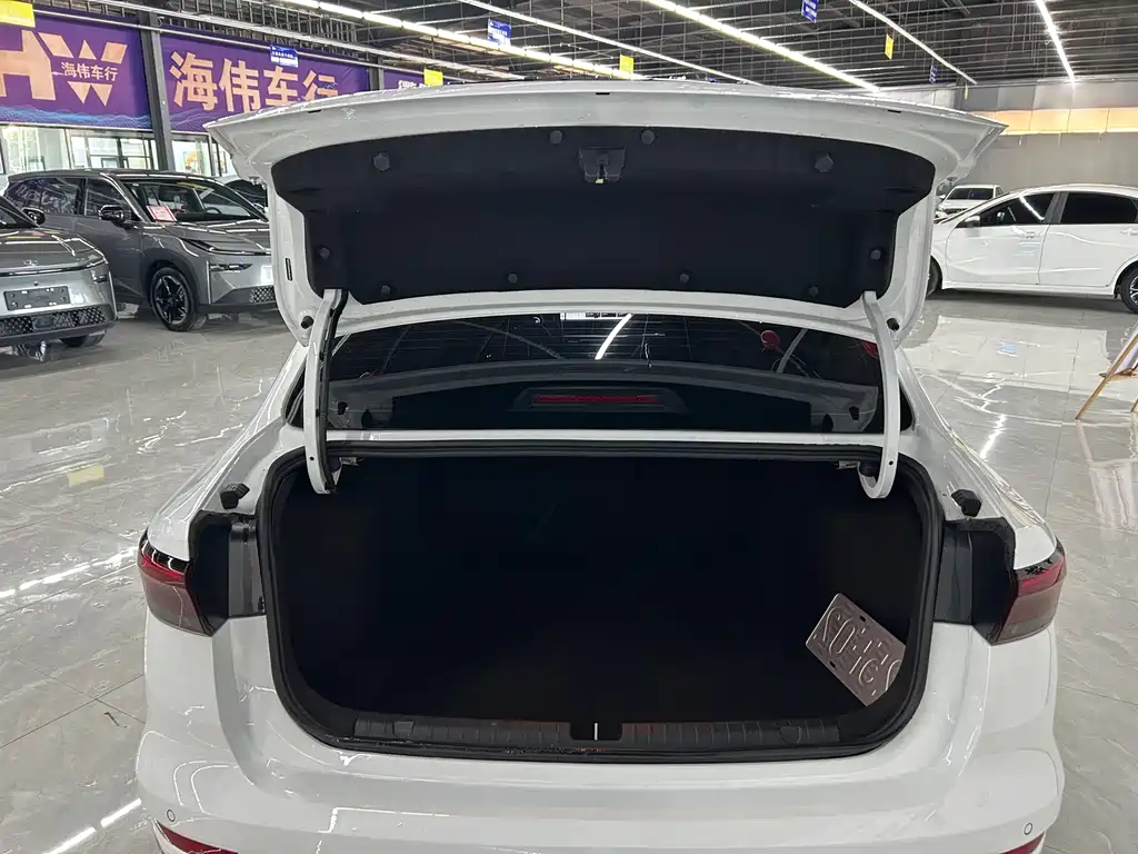 Geely Emgrand — миниатюра 6