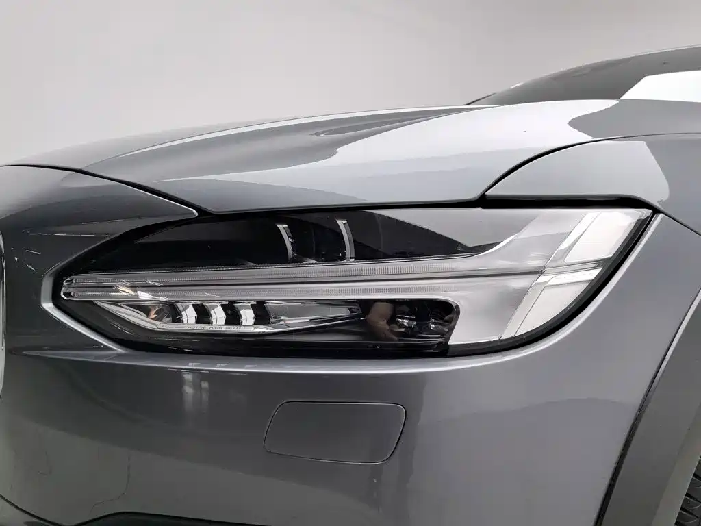 Volvo V90 — миниатюра 7