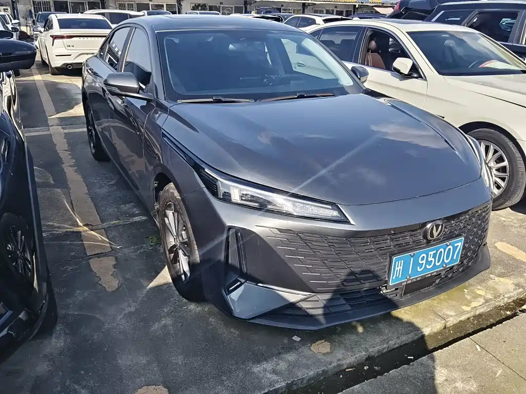 Changan Yida — миниатюра 3