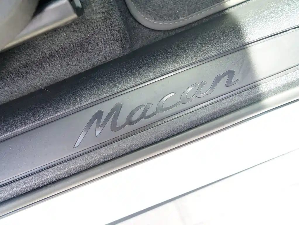 Porsche Macan — миниатюра 14