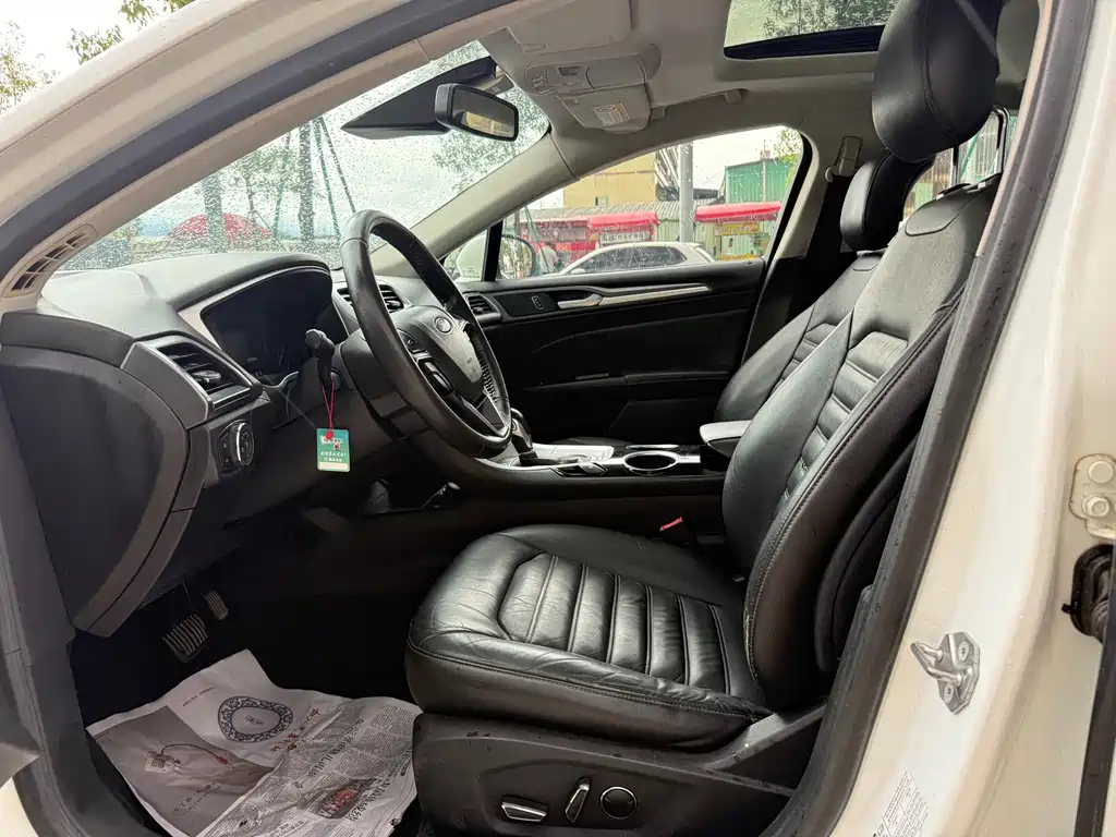 Ford Mondeo — миниатюра 9