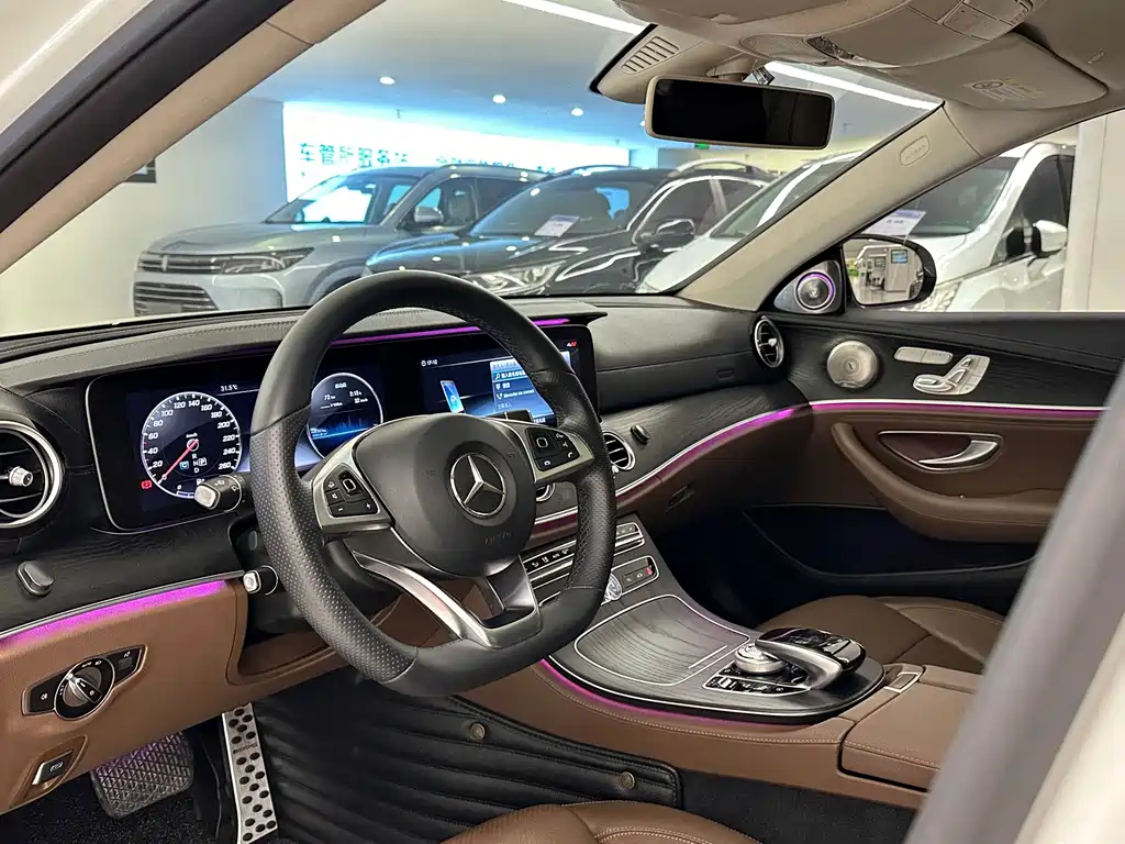 Mercedes-Benz E-Class — миниатюра 10