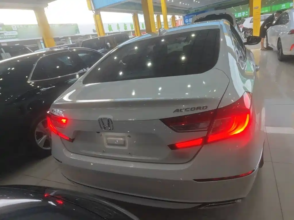 Honda Accord — миниатюра 6
