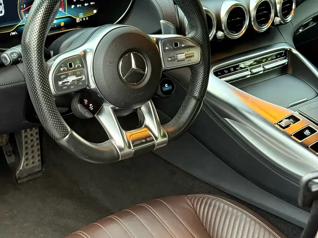 Mercedes-Benz AMG GT - фото 4