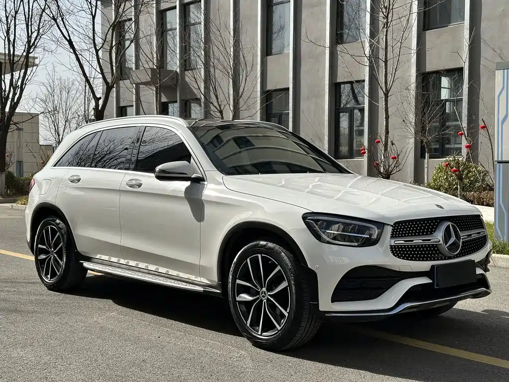 MERCEDES-BENZ GLC